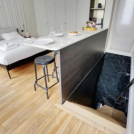 Apartment Interior Design & Small Pool - 2p - Monceau