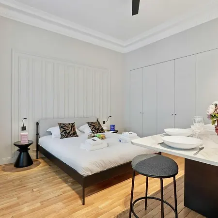 Interior Design & Small Pool - 2p - Monceau Appartement *